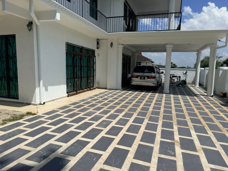 Bungalow for Sale in Taman Bukit Kempas (Tampoi) - Lilara Tiew - PropertyGuru.com.my