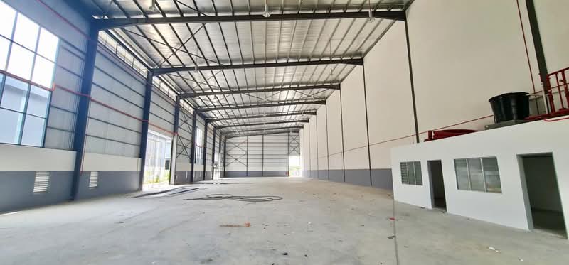 Semi-D Factory for Sale in Taman Perindustrian Kapar Bestari (Kapar) - Ms Teh - Interior - PropertyGuru.com.my