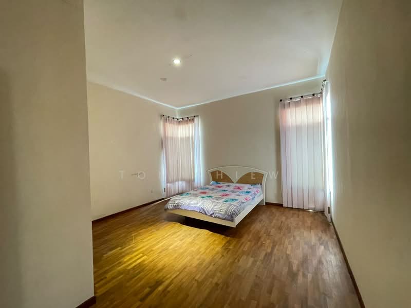 Rumah Banglo untuk Dijual di Bandar Putra (Kulai) - Tom Chiew - Bedroom - PropertyGuru.com.my