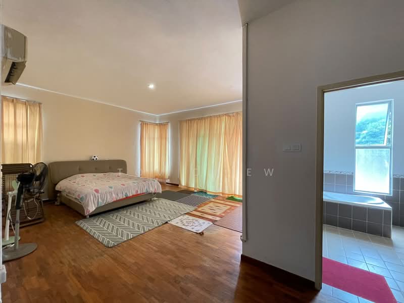 Rumah Banglo untuk Dijual di Bandar Putra (Kulai) - Tom Chiew - Bedroom - PropertyGuru.com.my