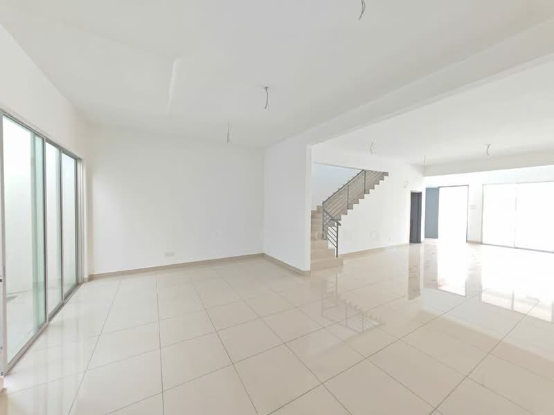Rumah Teres 3 Tingkat untuk Disewa di Taman Semenyih Mewah (Semenyih) - Mac Chong - Living Room - PropertyGuru.com.my