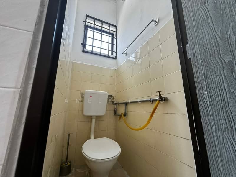 1-storey Terraced House for Rent in Pusing (Perak) - Amely Teng - Bathroom - PropertyGuru.com.my