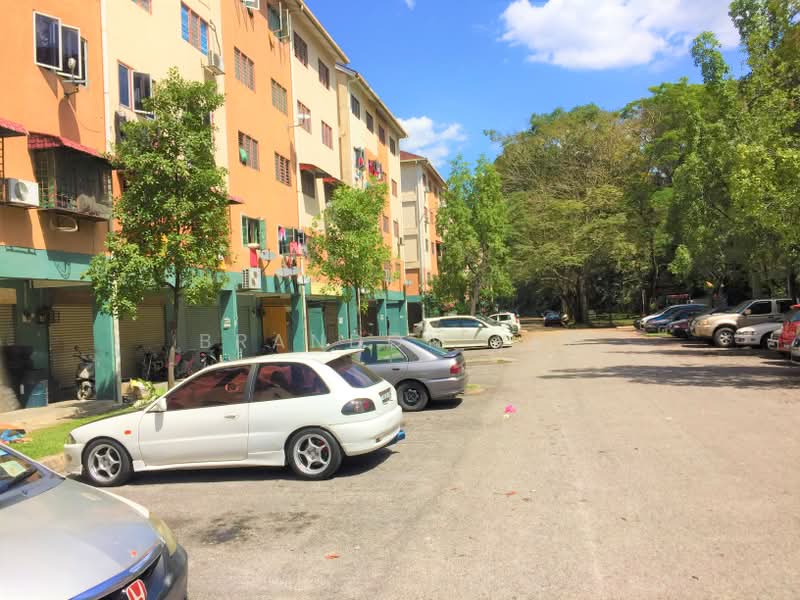 Kedai untuk Disewa di Bandar Putra Permai (Seri Kembangan) - Brandon Yee - Exterior - PropertyGuru.com.my