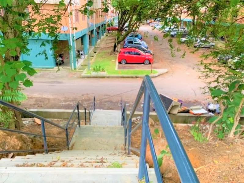 Kedai untuk Disewa di Bandar Putra Permai (Seri Kembangan) - Brandon Yee - Exterior - PropertyGuru.com.my