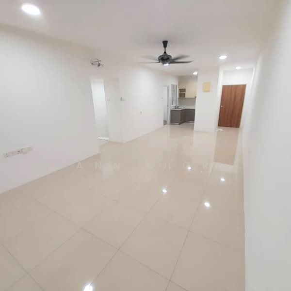 Apartment for Sale at The Park @ Mak Mandin - Ann Khor - Living Room - PropertyGuru.com.my