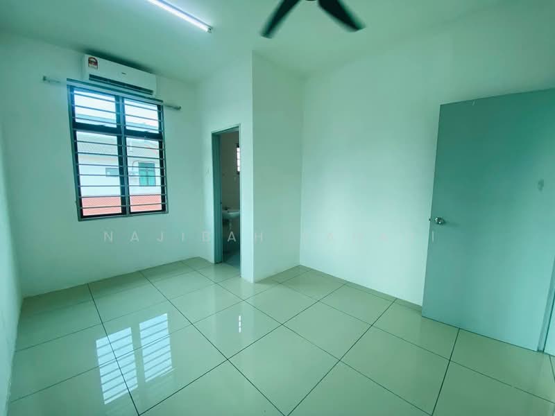 Rumah Teres 2 Tingkat untuk Dijual di Taman Saujana KLIA (Sepang) - Najibah Sahari - PropertyGuru.com.my