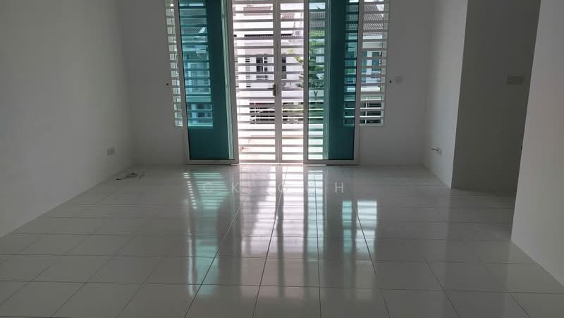 Rumah Teres untuk Dijual di Kampung Perlis (Bayan Lepas) - CK Goh - Living Room - PropertyGuru.com.my