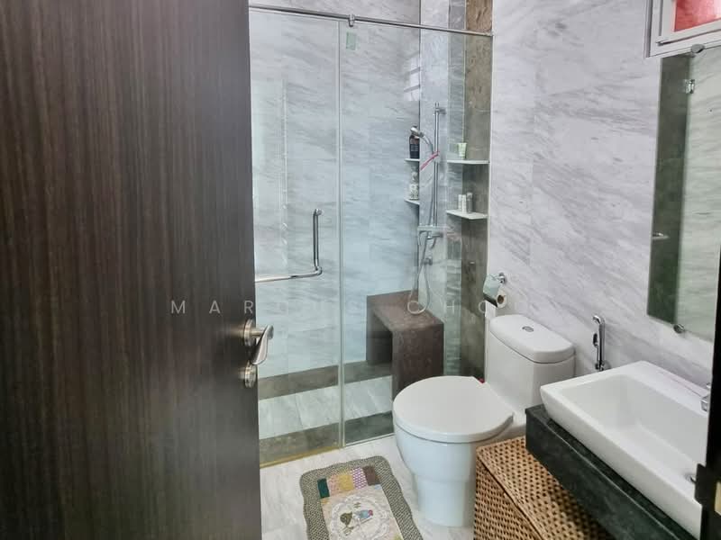 Kondominium untuk Dijual di The Cantonment - Marcus Choo - Bathroom - PropertyGuru.com.my
