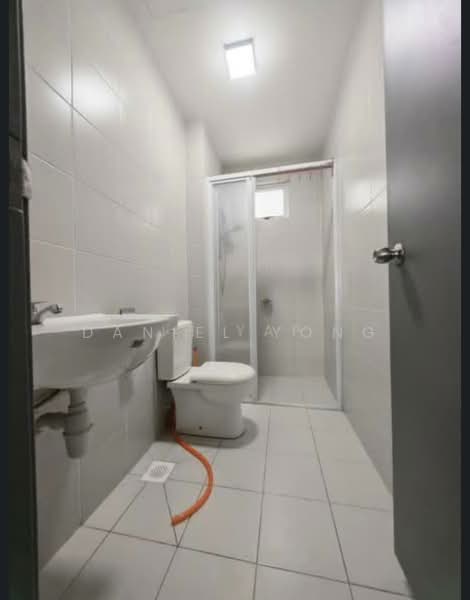 Service Residence for Sale at Meridin Bayvue @ Sierra Perdana - Daniel Yong - Bathroom - PropertyGuru.com.my