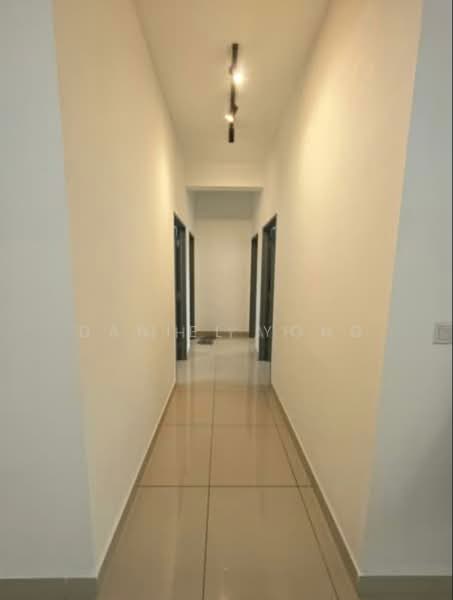 Service Residence for Sale at Meridin Bayvue @ Sierra Perdana - Daniel Yong - Corridor - PropertyGuru.com.my