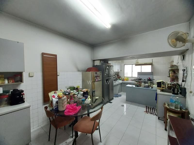 Rumah Teres 2-Tingkat untuk Dijual di Taman Bukit Desa (Taman Desa) - LOW WK - Kitchen - PropertyGuru.com.my