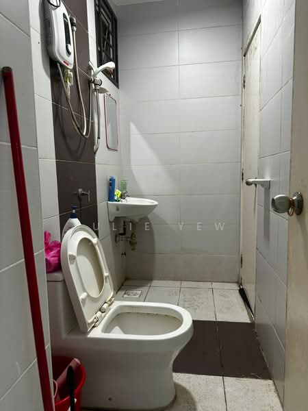 Apartment for Sale at Nusa Heights (Nusa Puncak) - Julie Yew - Bathroom - PropertyGuru.com.my