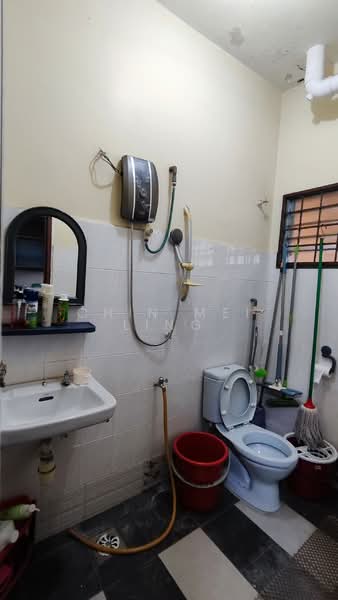 Rumah Teres 2 Tingkat untuk Dijual di Senawang (Negeri Sembilan) - Chin Mei Ling - Bathroom - PropertyGuru.com.my