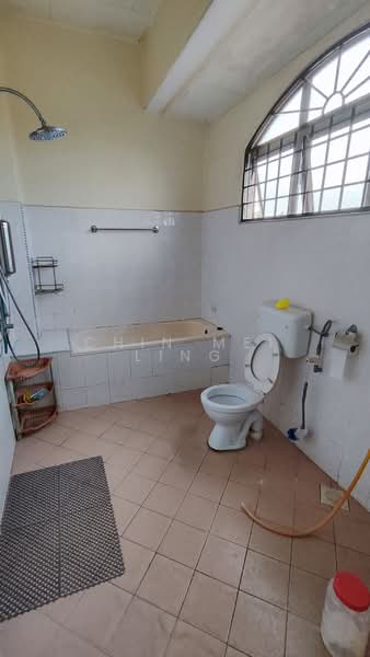 Rumah Teres 2 Tingkat untuk Dijual di Senawang (Negeri Sembilan) - Chin Mei Ling - Bathroom - PropertyGuru.com.my