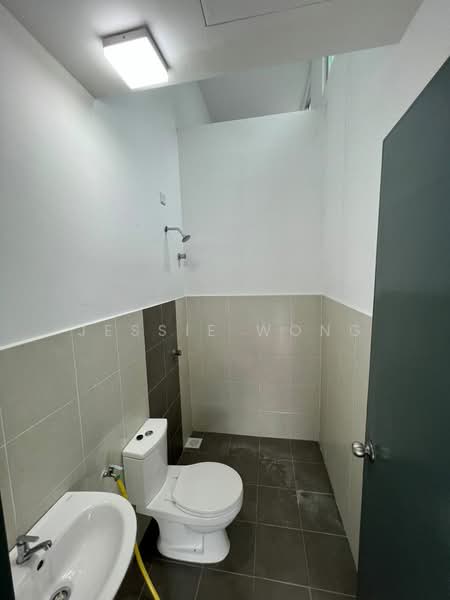Rumah Teres 2 Tingkat untuk Dijual di Taman Scientex Rawang (Rawang) - Jessie Wong - Bathroom - PropertyGuru.com.my