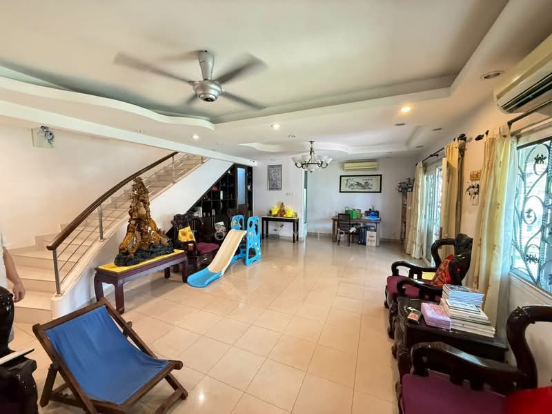 Rumah Teres 2 Tingkat untuk Dijual di Subang Bestari (Shah Alam) - Tom Yip - Living Room - PropertyGuru.com.my