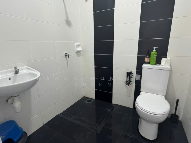 Rumah Teres 2 Tingkat untuk Dijual di Setia Eco Cascadia (Tebrau) - Sharon Wong Shu Shien - Bathroom - PropertyGuru.com.my