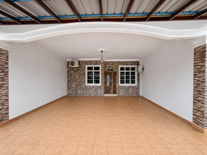 1-storey Terraced House for Sale in Taman Rinting (Masai) - Haji Andy Mohamadon - Entrance - PropertyGuru.com.my