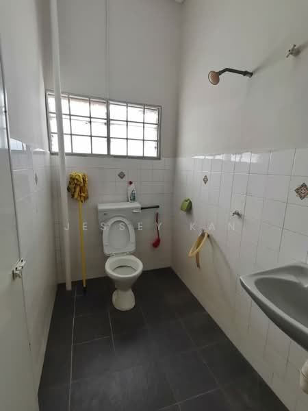 Rumah Teres untuk Disewa di Kuantan (Pahang) - Jessey Kan - Bathroom - PropertyGuru.com.my