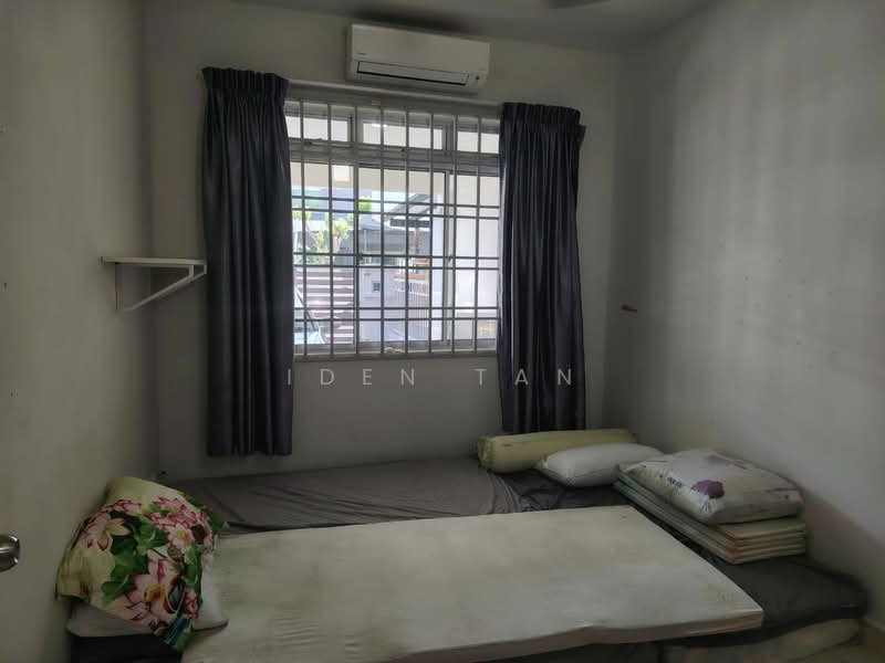 1.5-storey Terraced House for Sale in Taman Gaya (Ulu Tiram) - Iden Tan - Bedroom - PropertyGuru.com.my