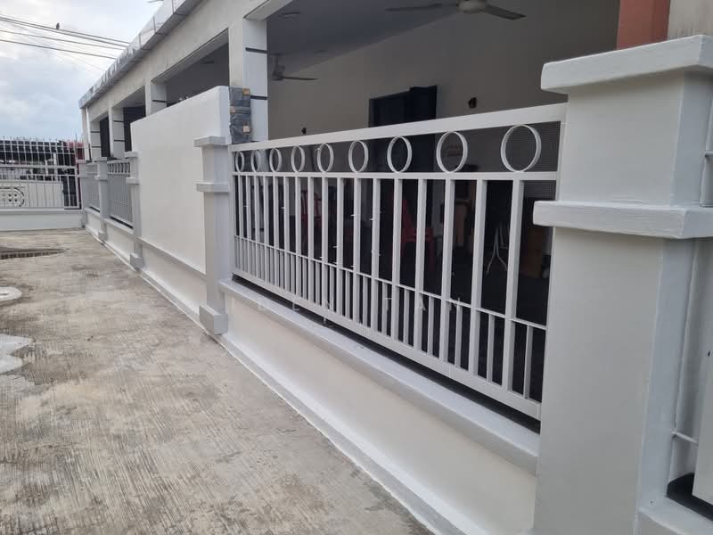 1.5-storey Terraced House for Sale in Taman Gaya (Ulu Tiram) - Iden Tan - Exterior - PropertyGuru.com.my