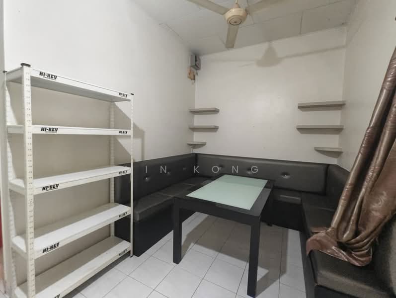 Rumah Teres 1 Tingkat untuk Disewa di Bandar Selesa Jaya (Skudai) - Min Kong - Living Room - PropertyGuru.com.my
