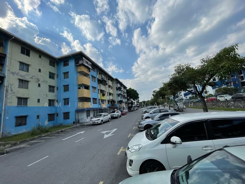Rumah Flat untuk Dijual di Flat PKNS Seksyen 20 - Amirun Kinanah - Exterior - PropertyGuru.com.my