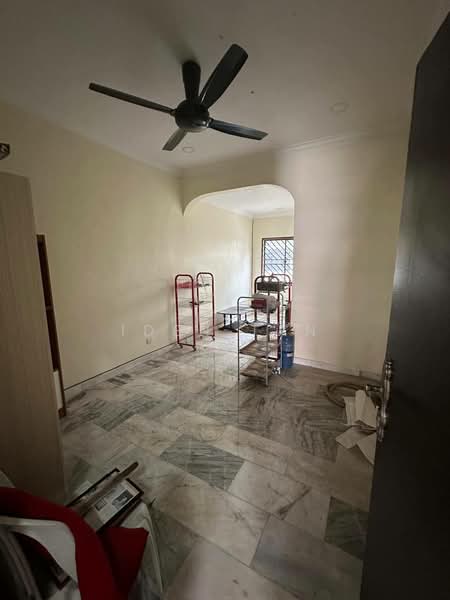 Rumah Teres 2 Tingkat untuk Dijual di Taman Sri Putri (Skudai) - Iden Tan - Living Room - PropertyGuru.com.my