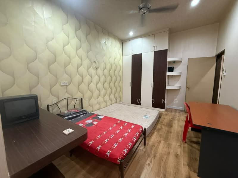 1-storey Terraced House for Rent in Taman Pelangi Indah (Ulu Tiram) - Shereen Wong - Bedroom - PropertyGuru.com.my