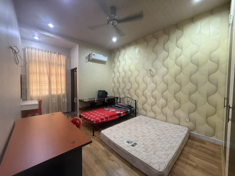 1-storey Terraced House for Rent in Taman Pelangi Indah (Ulu Tiram) - Shereen Wong - Bedroom - PropertyGuru.com.my