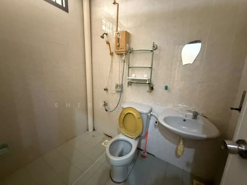 1-storey Terraced House for Rent in Taman Pelangi Indah (Ulu Tiram) - Shereen Wong - Bathroom - PropertyGuru.com.my
