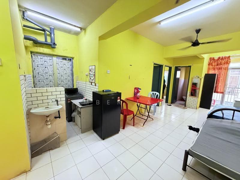 Flat for Rent at Taman Bahtera - Amber Lai - Kitchen - PropertyGuru.com.my