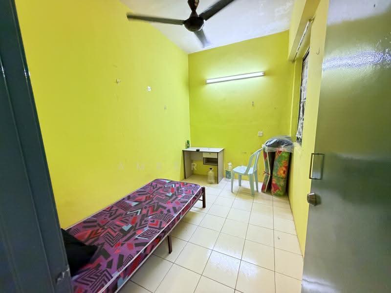Flat for Rent at Taman Bahtera - Amber Lai - Bedroom - PropertyGuru.com.my