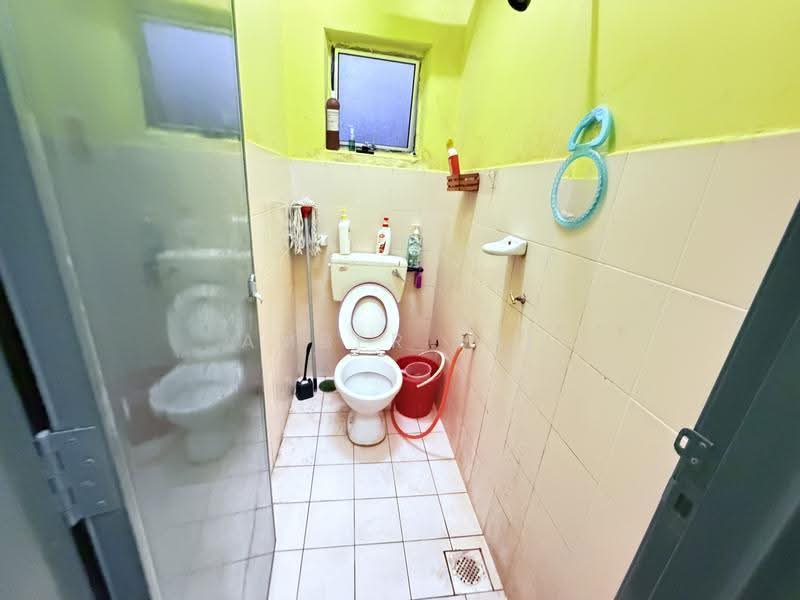 Flat for Rent at Taman Bahtera - Amber Lai - Bathroom - PropertyGuru.com.my
