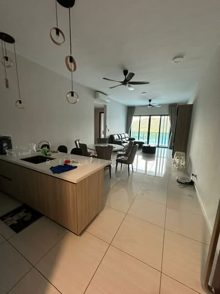 Kondominium untuk Disewa di Queens Residences Q1 @ Queens Waterfront - Rickie Goh - Living Room - PropertyGuru.com.my