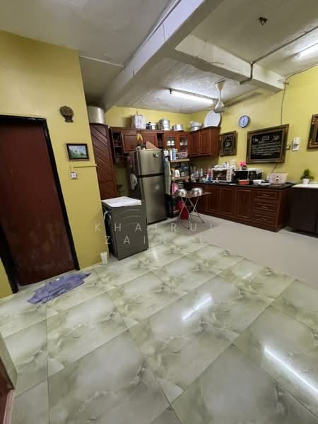 Rumah Teres untuk Dijual di Batu 9 (Cheras) - Khairul Zainal - Kitchen - PropertyGuru.com.my