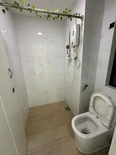 Service Residence for Rent at Country Garden Central Park - Alex How - Bathroom - PropertyGuru.com.my