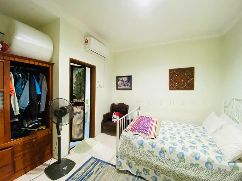 Rumah Berkembar untuk Dijual di Ukay Perdana (Ulu Kelang) - Zarema Kulbuzheva - Bedroom - PropertyGuru.com.my