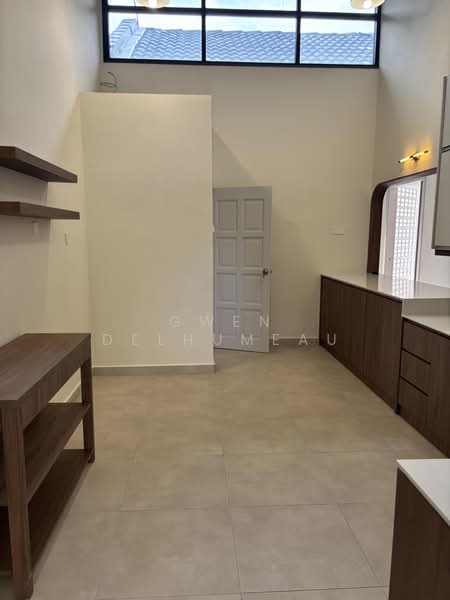 Rumah Banglo untuk Dijual di Seksyen 6 (Shah Alam) - Gwen Delhumeau - Kitchen - PropertyGuru.com.my