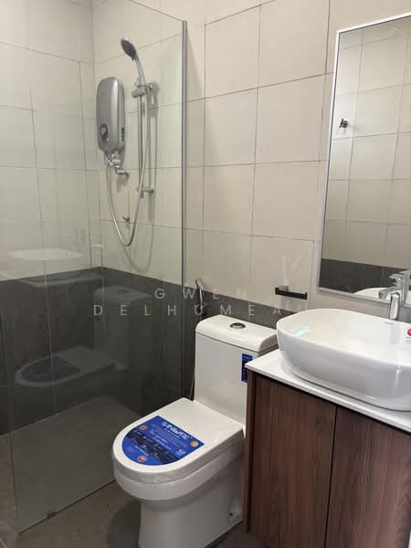Rumah Banglo untuk Dijual di Seksyen 6 (Shah Alam) - Gwen Delhumeau - Master Bathroom - PropertyGuru.com.my