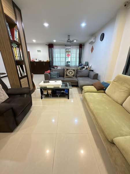 Rumah Berkembar untuk Dijual di Gelugor (Penang) - Fanny Wong - Living Room - PropertyGuru.com.my