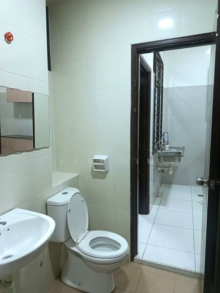 2-storey Terraced House for Sale in Taman Setia Indah (Tebrau) - Karl Lim - Bathroom - PropertyGuru.com.my