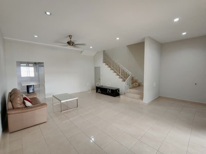 2-storey Terraced House for Rent in Setia Alam (Selangor) - Veni Foo Yoke Fuang - Living Room - PropertyGuru.com.my