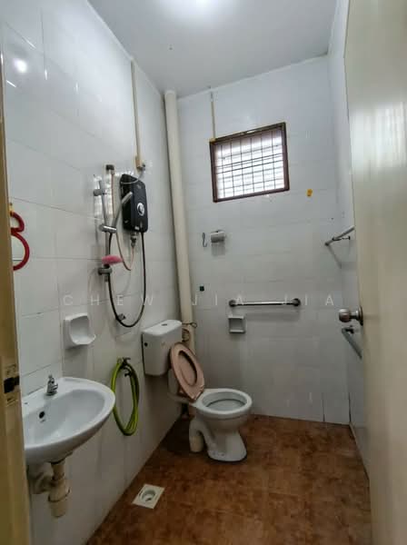 1-storey Terraced House for Rent in Taman JP Perdana (Johor Bahru) - Chew Jia Jia - Bathroom - PropertyGuru.com.my