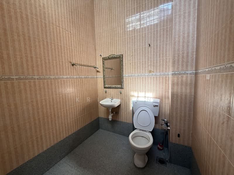 2-storey Terraced House for Rent in Taman Muhibbah (Seri Kembangan) - Kris Tan - Bathroom - PropertyGuru.com.my