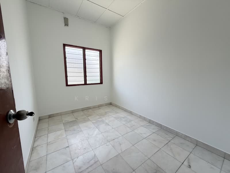 2-storey Terraced House for Rent in Taman Muhibbah (Seri Kembangan) - Kris Tan - Interior - PropertyGuru.com.my