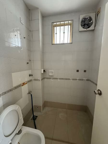 Semi-Detached House for Sale in Taman Impian Emas (Skudai) - Vernice New - Bathroom - PropertyGuru.com.my
