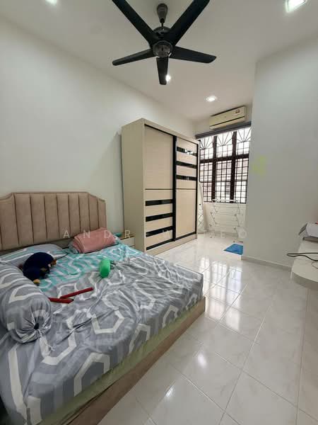 Rumah Teres 2 Tingkat untuk Dijual di Taman Desa Cemerlang (Ulu Tiram) - Andrew Teo - Bedroom - PropertyGuru.com.my