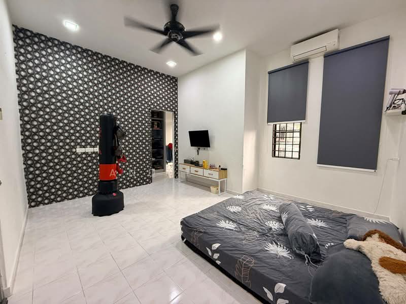 Rumah Teres 2 Tingkat untuk Dijual di Taman Desa Cemerlang (Ulu Tiram) - Andrew Teo - Bedroom - PropertyGuru.com.my