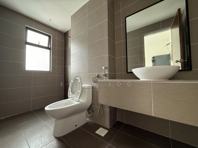 Servis Apartment untuk Dijual di G Residence - Eliin Loo - Bathroom - PropertyGuru.com.my